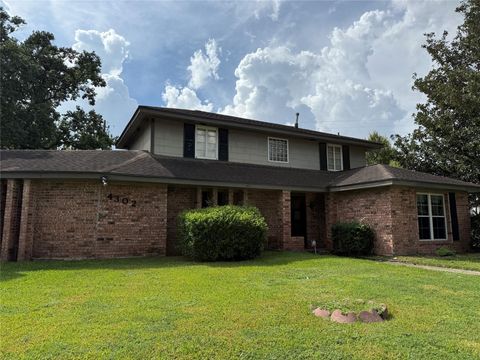 Photo of 4302 Fernwood Drive, Houston, TX 77021 (MLS # 14488260)