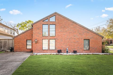 Photo of 7409 S Rice Avenue, Bellaire, TX 77401 (MLS # 23101316)