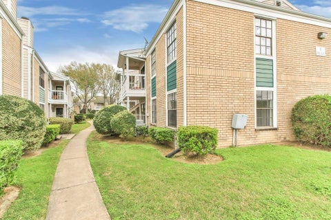 Photo of 12660 Ashford Point Drive #511, Houston, TX 77082 (MLS # 71181735)
