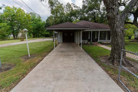 Homes For Sale - 417 Hardy Street<br/> Clute, TX 77531
