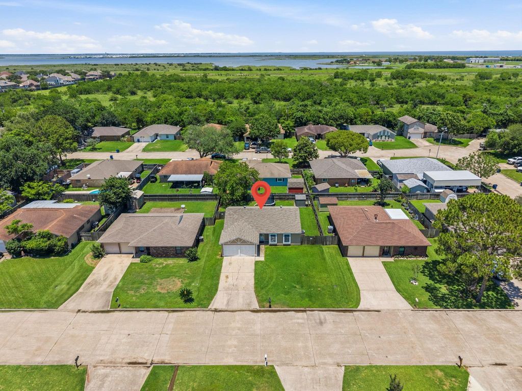 Photo of 412 28th Avenue N, Texas City, TX 77590 (MLS # 11074800)
