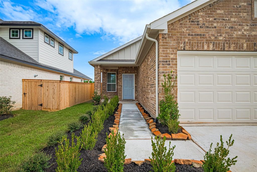 Photo of 364 Palero Path Path, Brookshire, TX 77423 (MLS # 57707111)