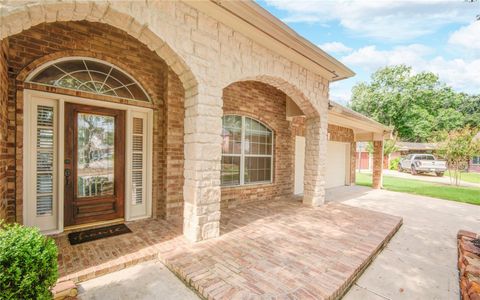 Photo of 5810 Sequoia Trace Court, Spring, TX 77379 (MLS # 54852930)