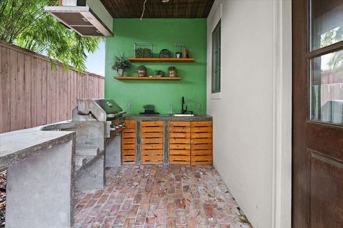 Tiny photo for 4005 Chatham Lane, Houston, TX 77027 (MLS # 76489470)