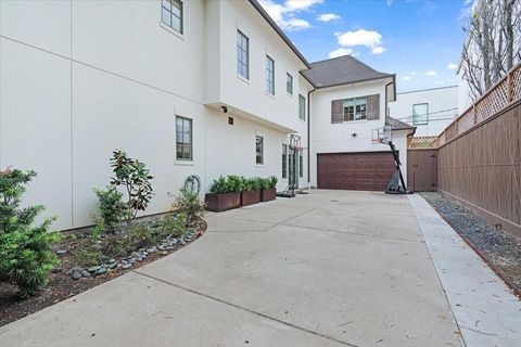 Tiny photo for 4005 Chatham Lane, Houston, TX 77027 (MLS # 76489470)