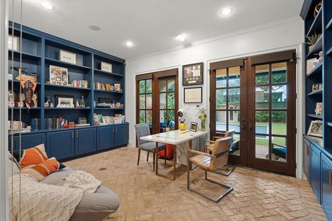 Tiny photo for 4005 Chatham Lane, Houston, TX 77027 (MLS # 76489470)