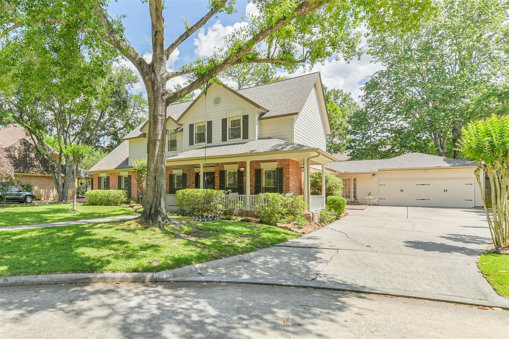 Photo of 2806 Eagle Creek Drive, Houston, TX 77345 (MLS # 48140213)