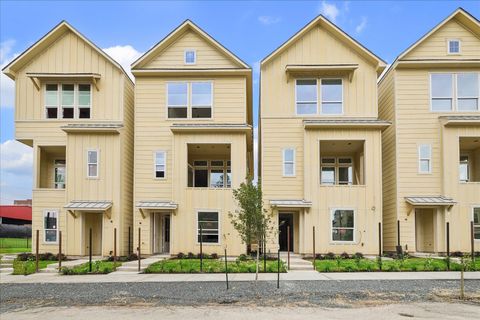 Photo of 310 Fowler Street, Houston, TX 77007 (MLS # 54264481)