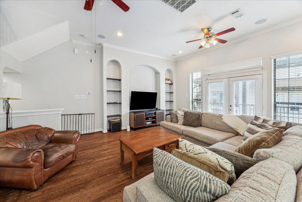 Photo of 3203 Garden Oaks View, Houston, TX 77018 (MLS # 14121188)