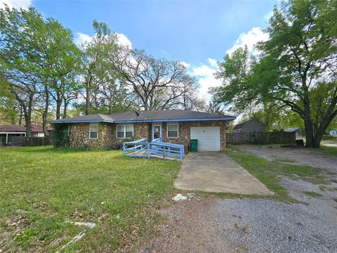 Homes For Sale - 216 Westwood Road<br/> Palestine, TX 75803