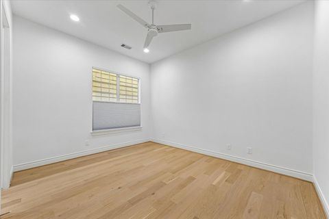 Tiny photo for 2813 Clinton Drive, Houston, TX 77020 (MLS # 54179036)