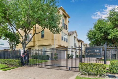 Tiny photo for 2813 Clinton Drive, Houston, TX 77020 (MLS # 54179036)