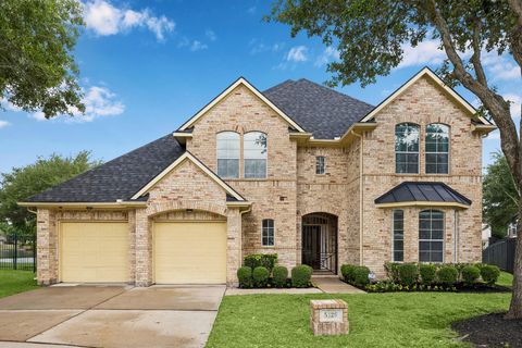 Photo of 5126 Beacon Point, Sugar Land, TX 77479 (MLS # 23852274)