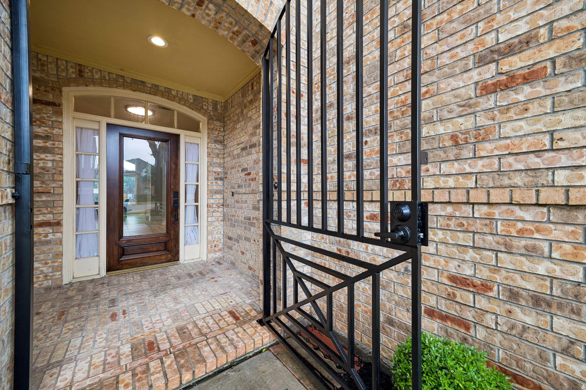 5126 Beacon Point
