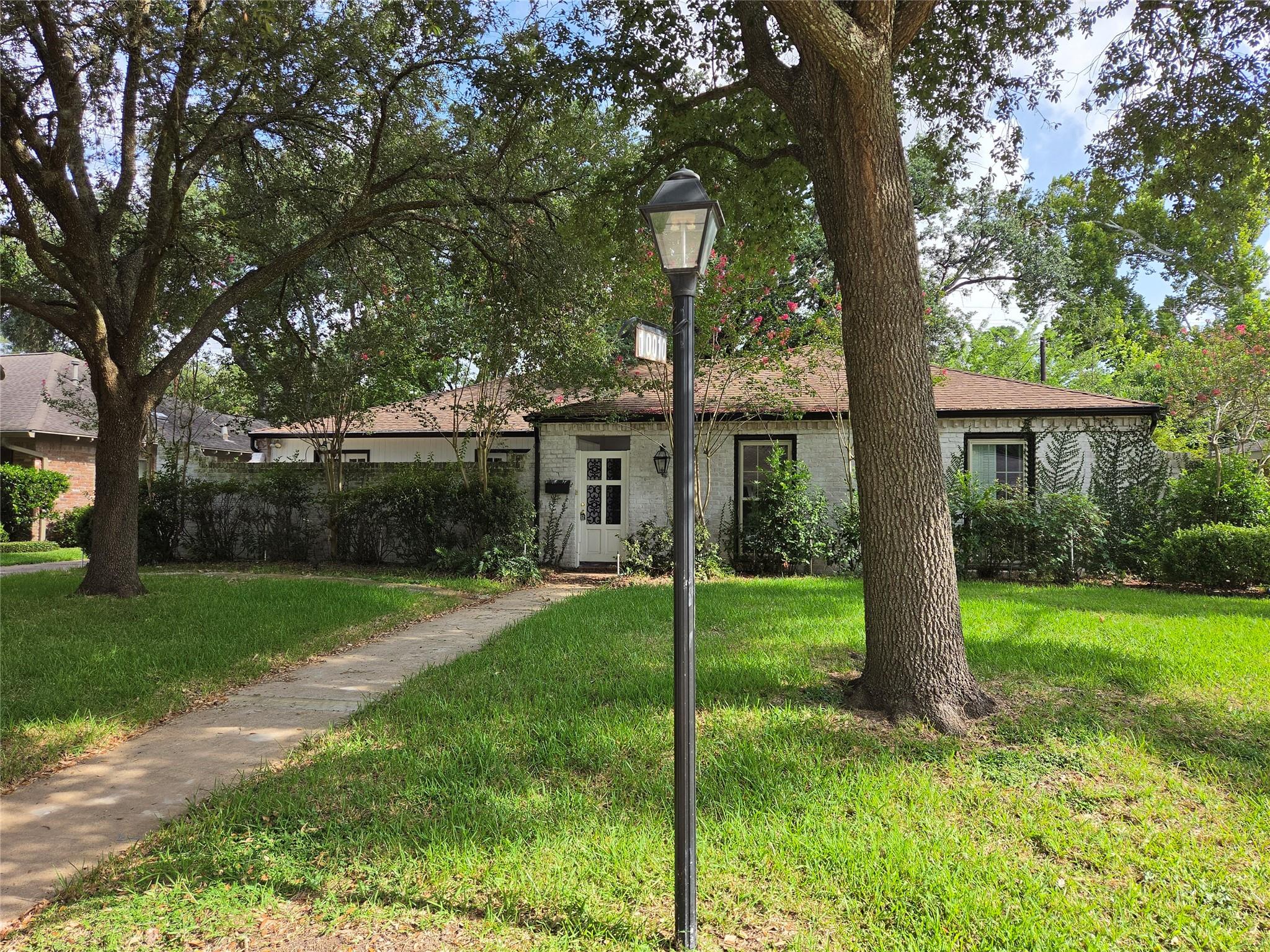 10010 Burgoyne Road
