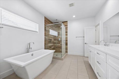 Tiny photo for 7702 Jacquelyn Oaks Road, Houston, TX 77055 (MLS # 14947457)