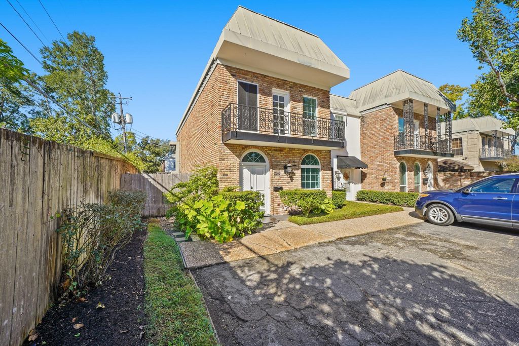 Photo of 2010 Stoney Brook Drive #1, Houston, TX 77063 (MLS # 80626952)