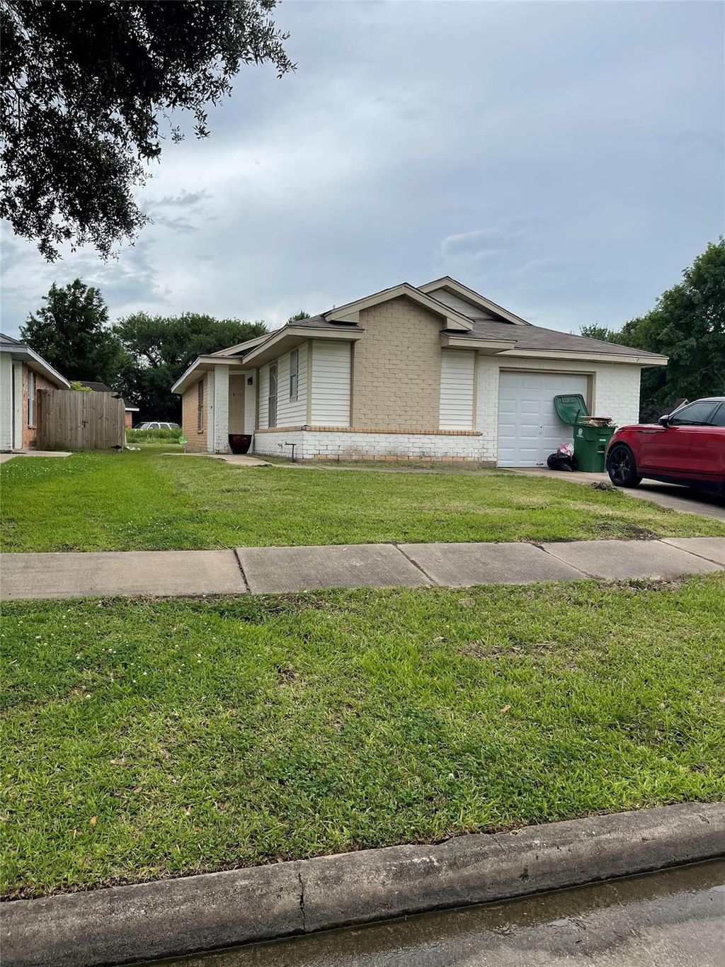 Photo of 4647 Croker Ridge Road, Houston, TX 77053 (MLS # 82132779)