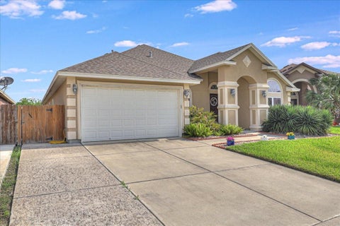 Photo of 7522 S Lake Drive, Corpus Christi, TX 78414 (MLS # 98793187)