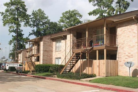 Photo of 16303 Lyons School Road #304, Spring, TX 77379 (MLS # 10726370)