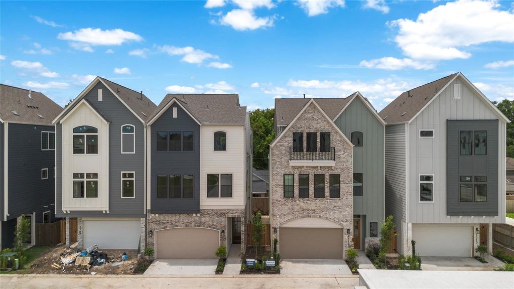 Photo of 1715 Bologna Lane, Houston, TX 77055 (MLS # 10935757)