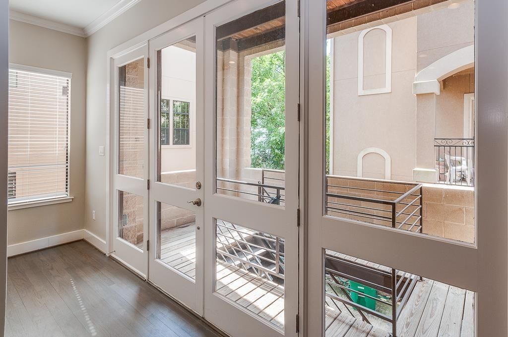 Photo of 650 Birdsall Street, Houston, TX 77007 (MLS # 17608600)