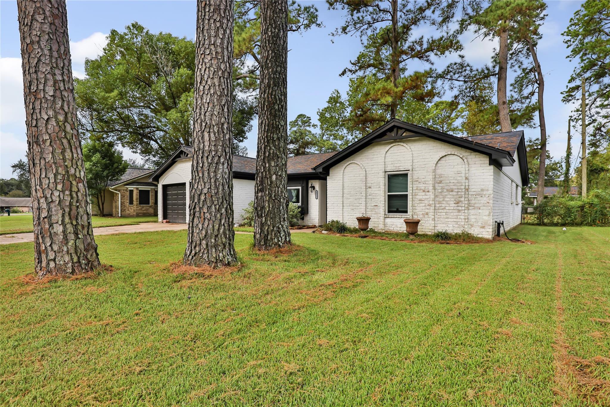 20906 Flaming Arrow Trail