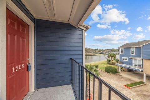 Photo of 18515 Egret Bay Boulevard #1208, Webster, TX 77058 (MLS # 6868840)