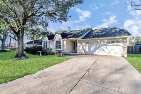 Photo of 15015 Ringfield Drive, Houston, TX 77084 (MLS # 90757691)