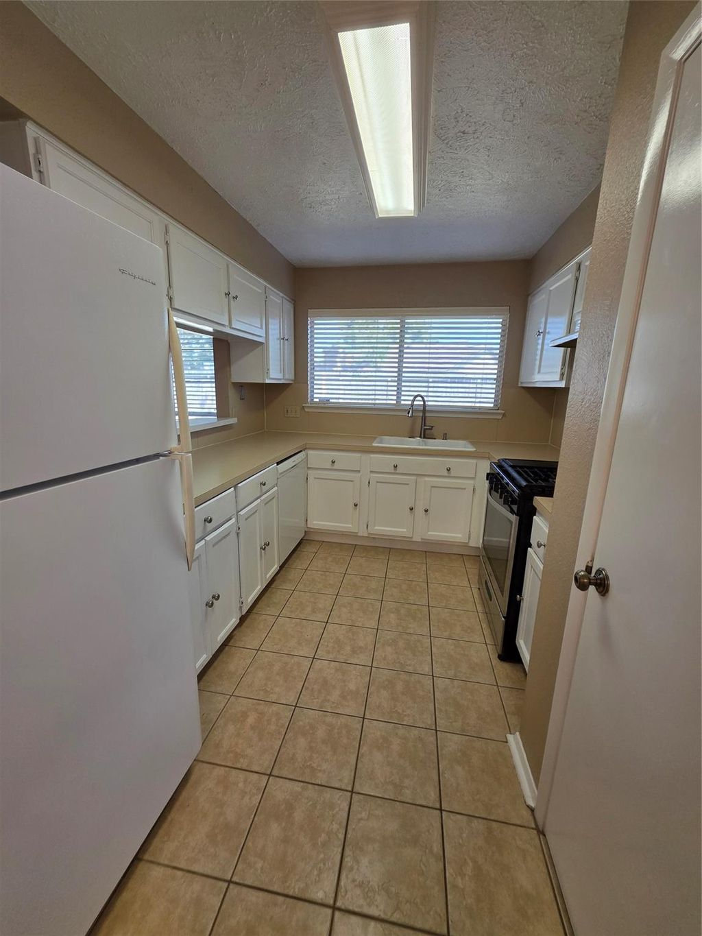 Photo of 463 Lost Rock Drive, Houston, TX 77598 (MLS # 66402948)