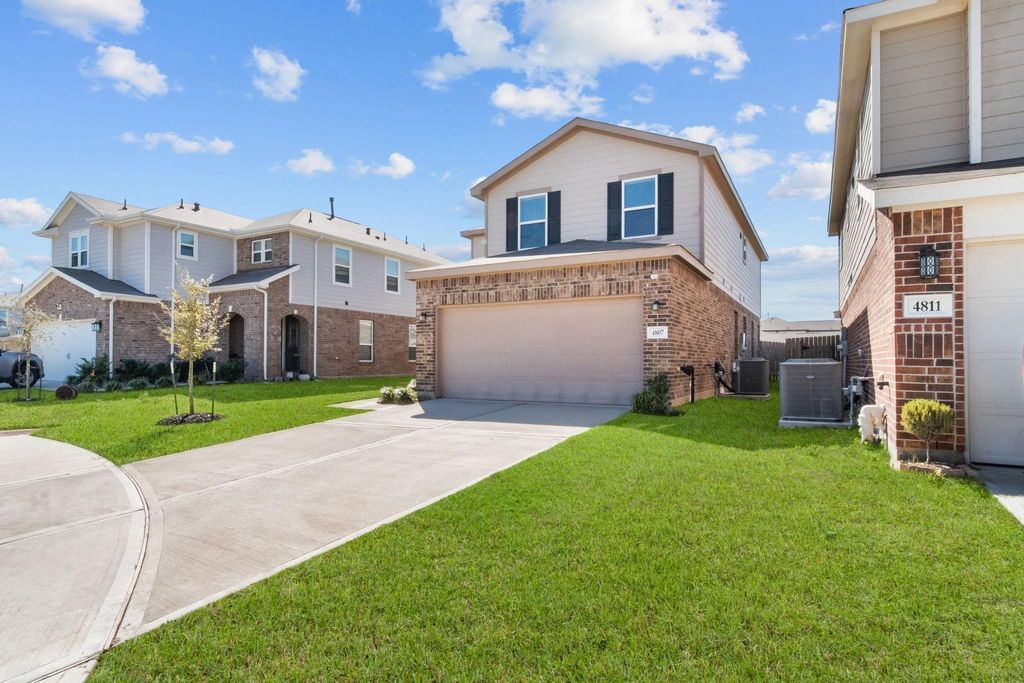 Photo of 4807 Wellington Manor Court, Katy, TX 77493 (MLS # 70403505)