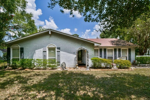 Photo of 25550 W Fm 1097 Road, Montgomery, TX 77356 (MLS # 71936781)