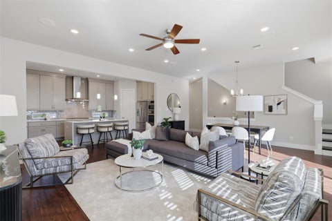 Photo of 1444 W 34th 1/2 Street, Houston, TX 77018 (MLS # 34565773)