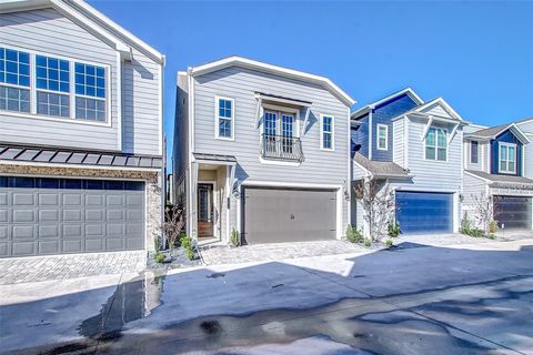 Photo of 11014 Crescent Light Way, Houston, TX 77043 (MLS # 97922592)