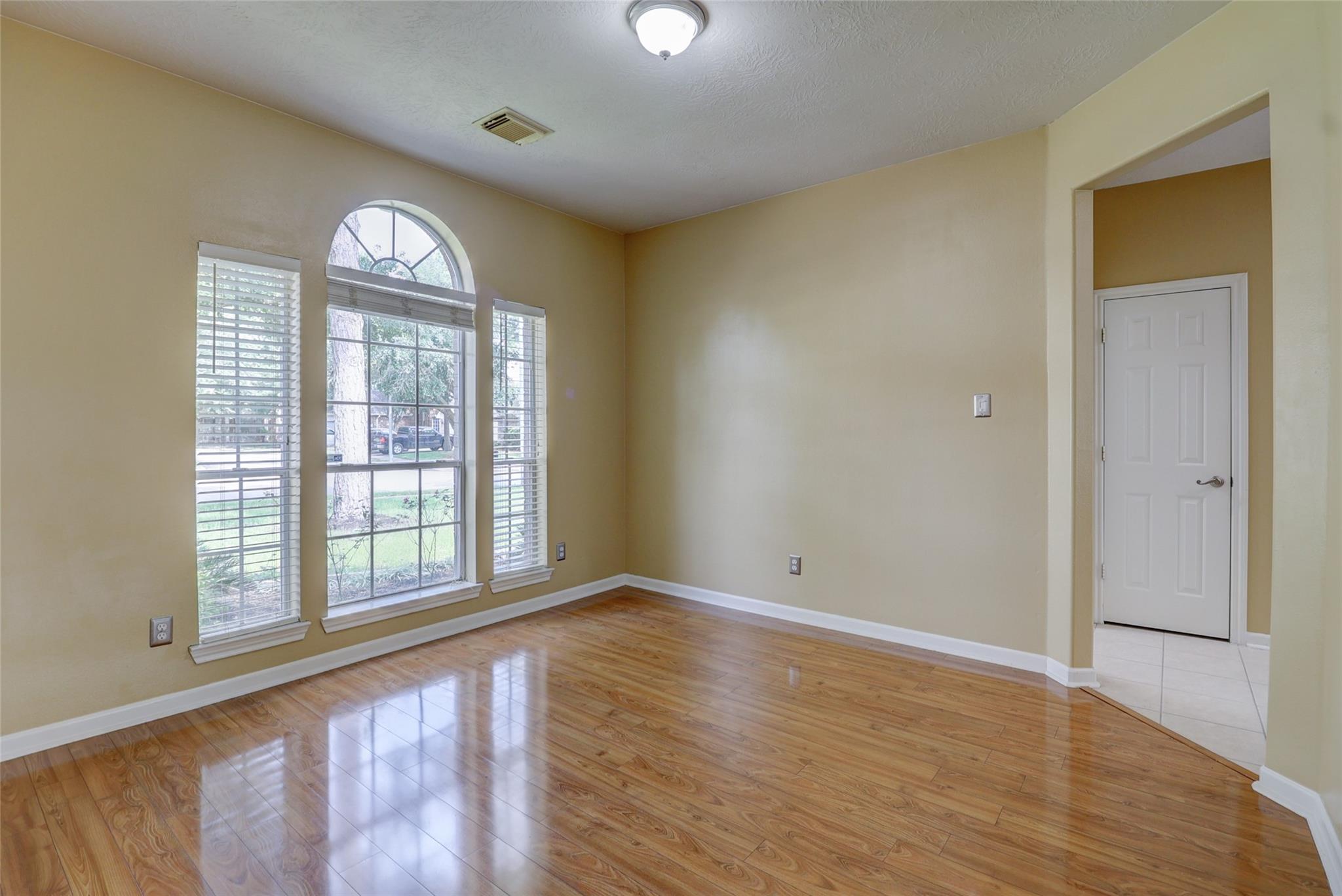 3323 Pioneer Bend Lane