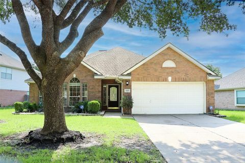 Homes For Rent - 3323 Pioneer Bend Lane<br/> Katy, TX 77450