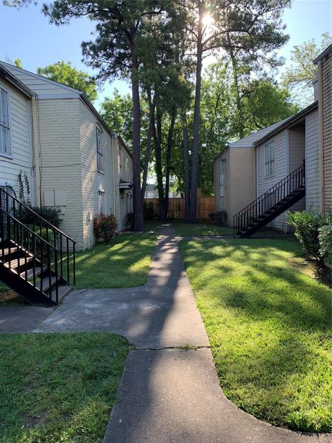 Photo of 6200 W Tidwell Road #2306, Houston, TX 77092 (MLS # 55728053)