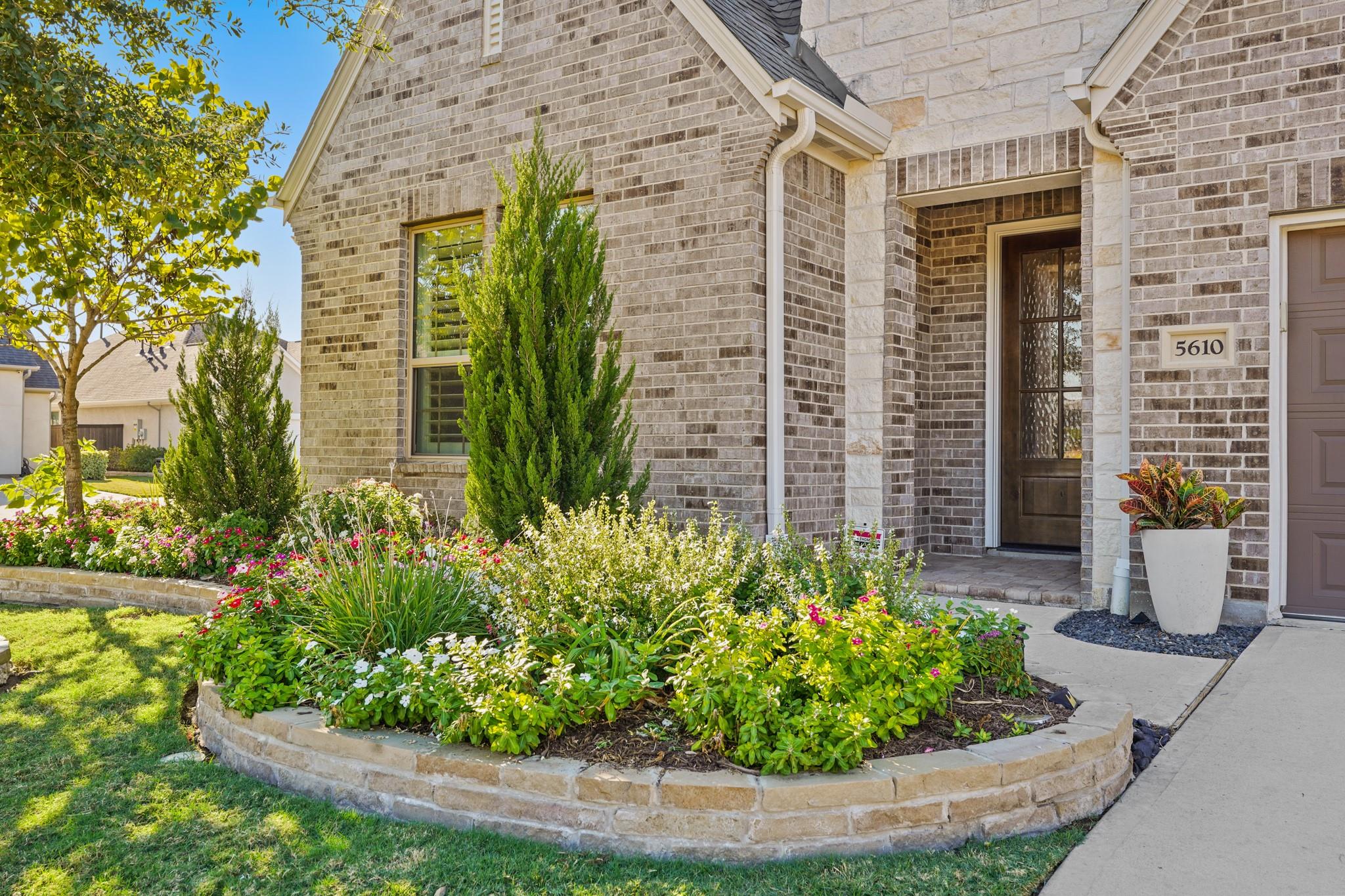 5610 Crescent Ridge Court