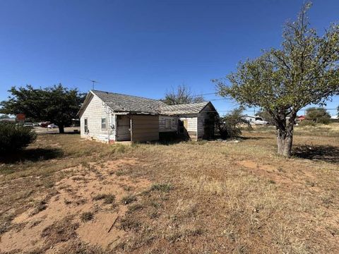 Homes For Sale - 650 S 6th Street<br/> Lubbock County, Slaton, TX 79364