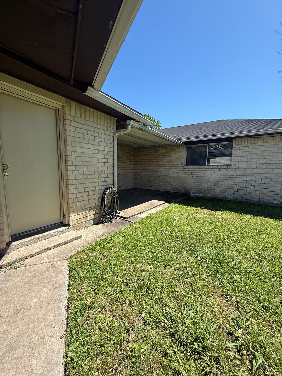 514 W Castle Harbour Drive