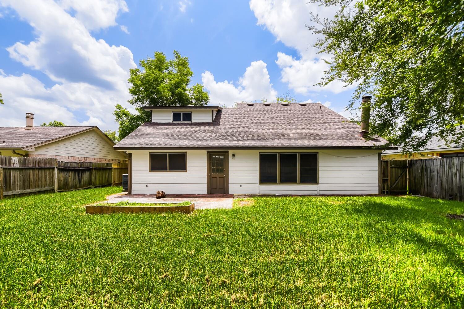 5819 Culross Close