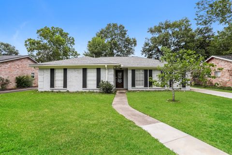 Photo of 12815 Westleigh Drive, Houston, TX 77077 (MLS # 75818395)