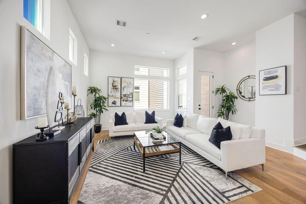 Photo of 303 Marcella Street #F, Houston, TX 77091 (MLS # 26176464)