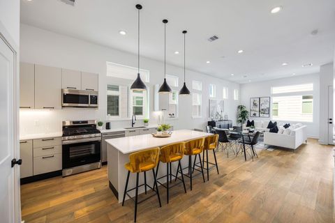 Photo of 303 Marcella Street #F, Houston, TX 77091 (MLS # 26176464)