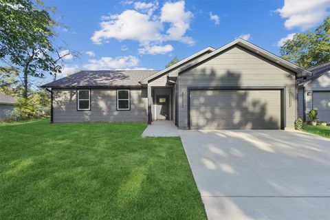 Photo of 330 S Pine Harbour Drive, Coldspring, TX 77331 (MLS # 54216781)