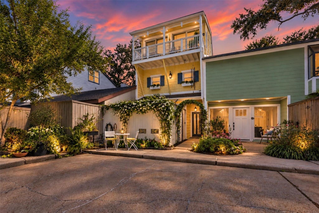 Photo of 2011 Lakewood Court, Willis, TX 77318 (MLS # 86703571)