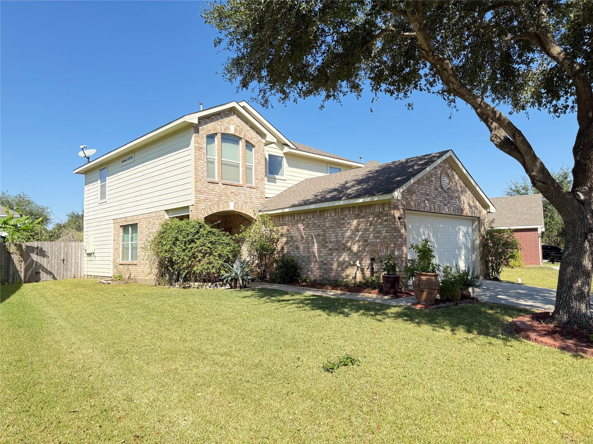 8615 Tartan Walk Lane