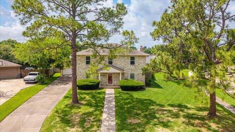 Photo of 15002 Trowbridge Court, Houston, TX 77062 (MLS # 88796790)