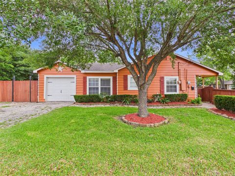 Photo of 1213 W Sidnor Street, Alvin, TX 77511 (MLS # 26650402)