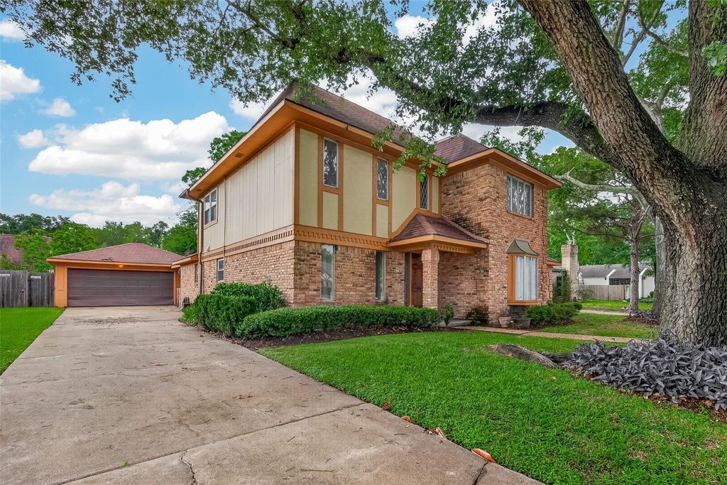 Photo of 6210 Claridge Drive, Houston, TX 77096 (MLS # 42314127)